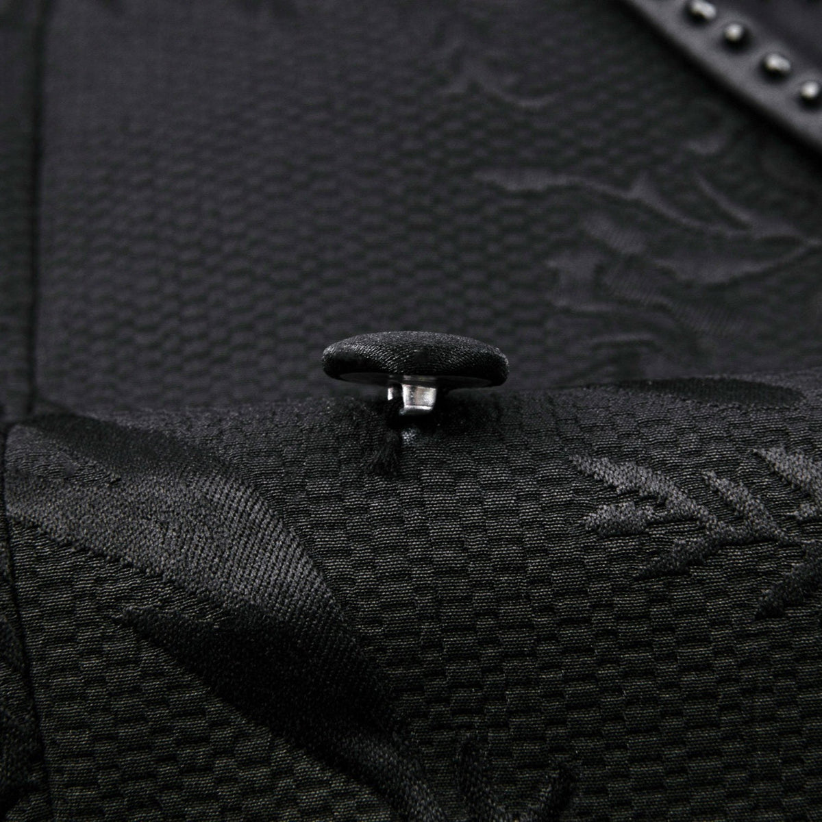 Suitmine men's black double-breasted suit with jacquard pattern and embellished shawl lapels, paired with matching trousers